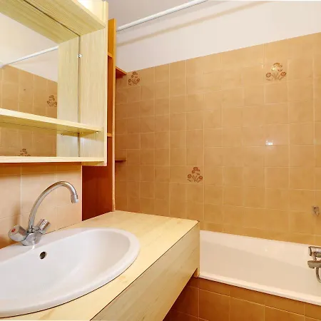 Apartment Studio Cosy Skis Aux Pieds - Moriond Avec Terrasse Et Equipements Confort - Fr-1-575-90 Courchevel